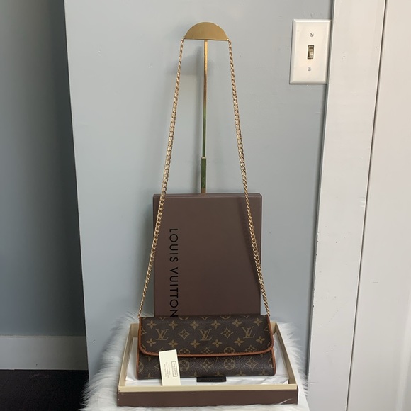 ❌SOLD❌2000 authentic Louis Vuitton Twin Pochette GM with box and free chain - Picture 3 of 17